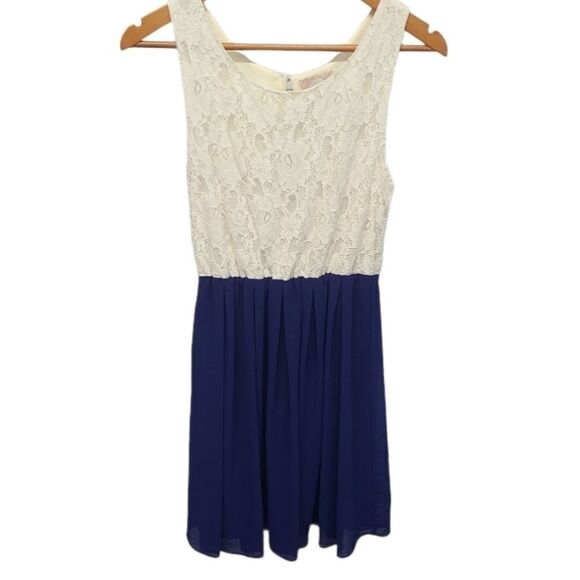 Alythea‎ A-line Upper Lace Blue/Ivory Dress Size Medium - Picture 2 of 10